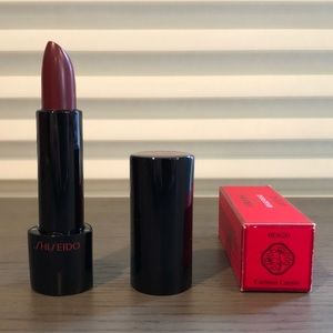 1 left! SHISEIDO Lipstick Curious Cassis shade